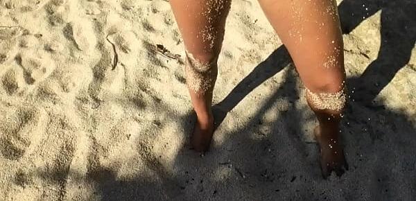  De putita en la playa